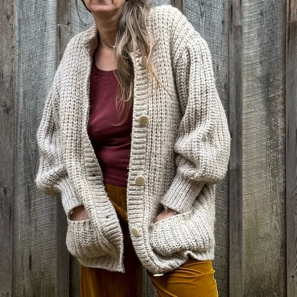 Super Chunky Vintage Cream Cardigan Sweater - Picture 4 of 13